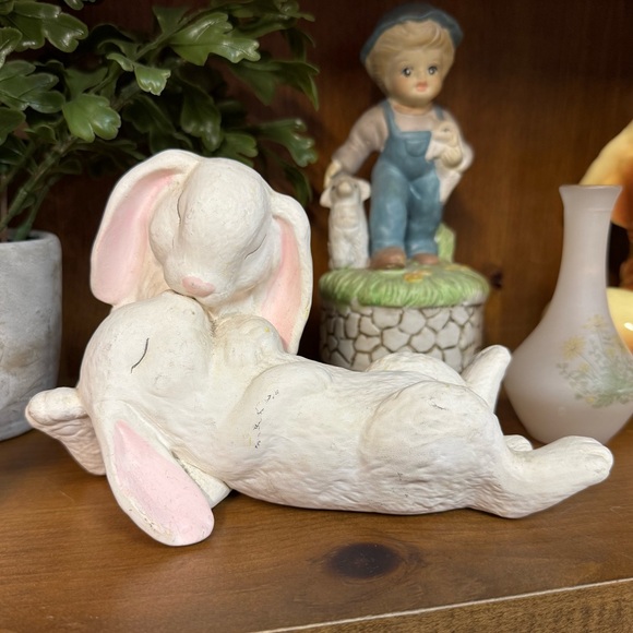 Other - Vtg Sleeping kissing Bunnies Figurine